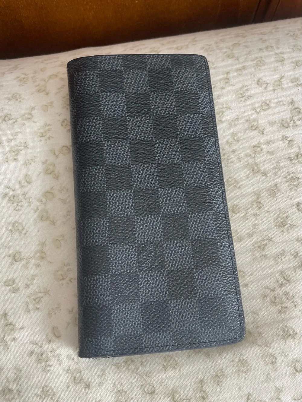 LOUIS VUITTON Damier Graphite Brazza Wallet